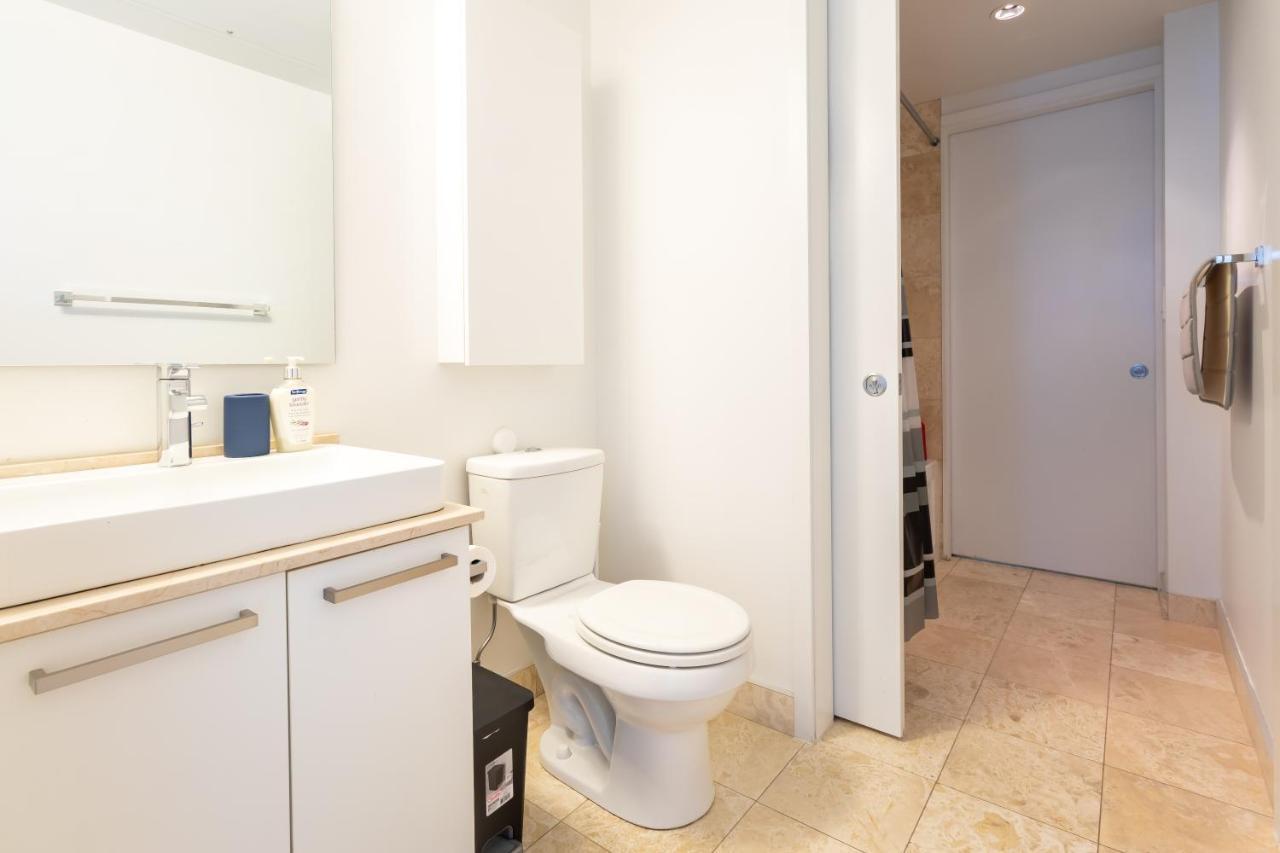 Exclusive Downtown 2Bed Suites Торонто Екстериор снимка